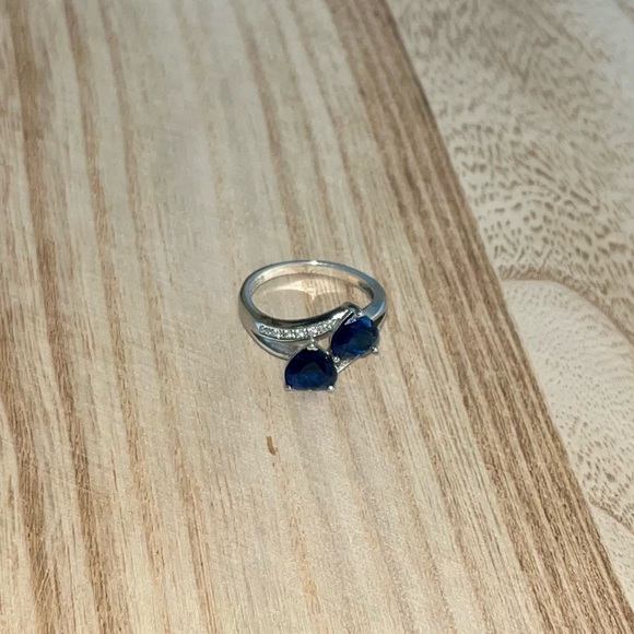 One ring - Picture 2 of 2